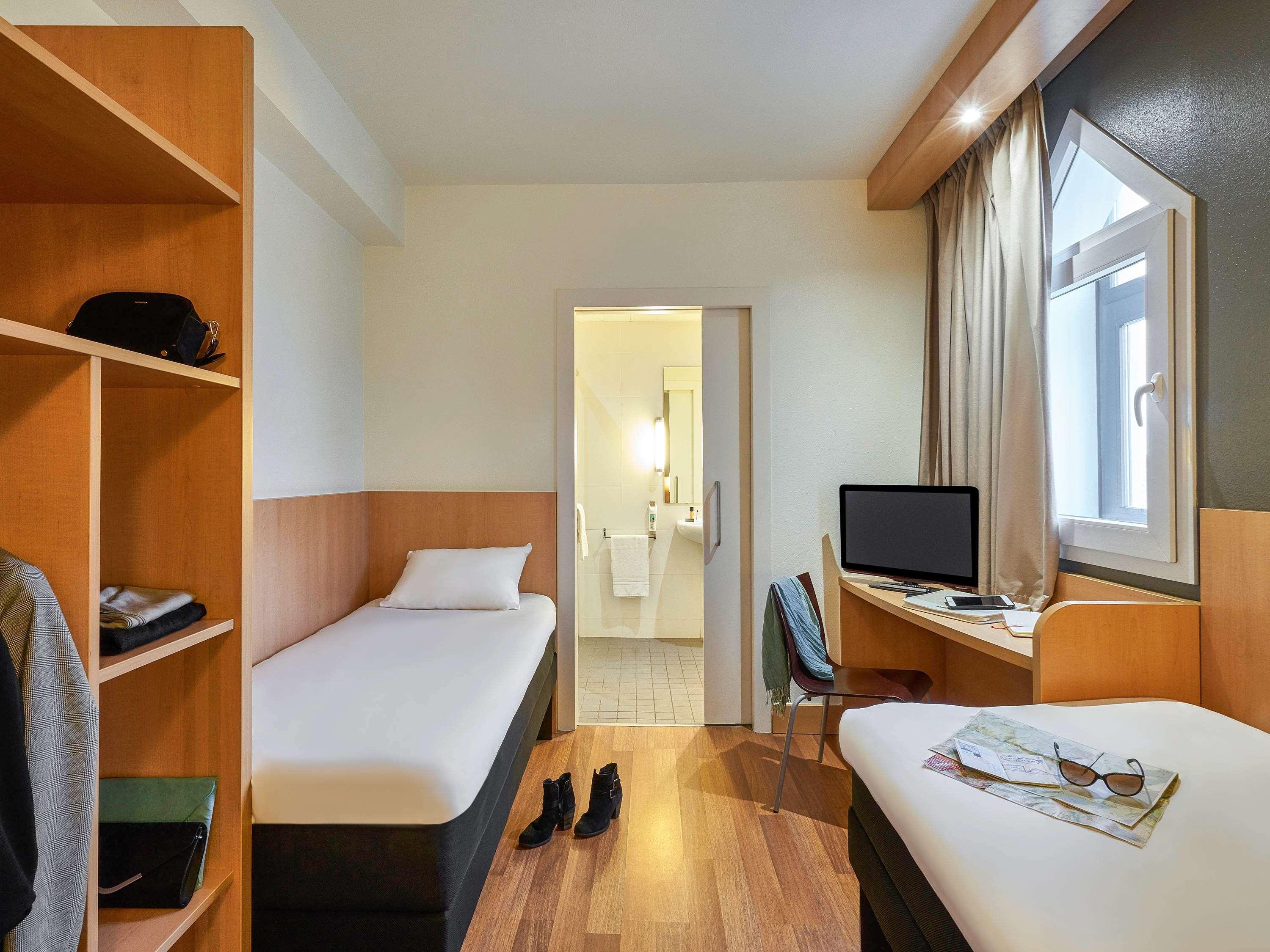 Ibis Barcelona Meridiana Екстериор снимка