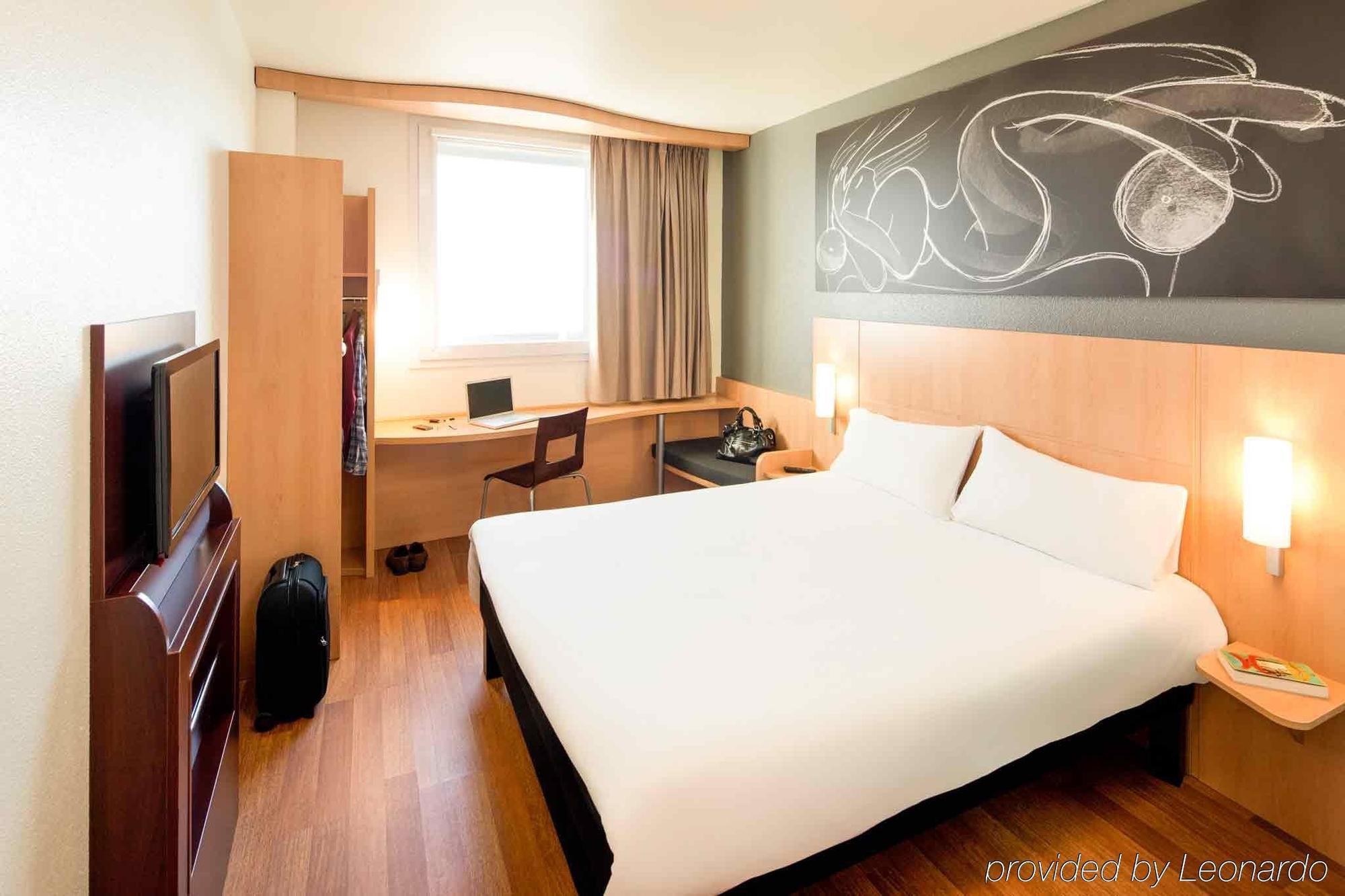 Ibis Barcelona Meridiana Екстериор снимка